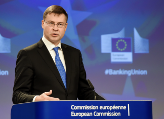 Bruselas vuelve a mejorar la previsión de crecimiento económico de España para animar a Sánchez, que está “chof” estos días