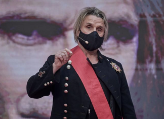 Tras sus últimas declaraciones sobre la Conquista de América y Hitler, Nacho Cano obtiene el máster en Historia de España por la Rey Juan Carlos