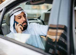 Tras 72 horas de espera en el 1004 para decirle a alguien que son los nuevos jefes, Arabia Saudí decide devolver la parte de Telefónica que ha comprado