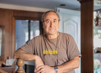 “Estas cosas las dicen para asustar y meter miedo a la población para tenerla controlada”, dice una persona a la que los médicos le han dado tres meses de vida