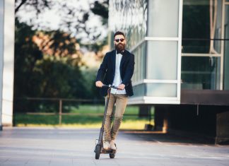 El Gobierno planea prohibir todos los trayectos en patinete eléctrico que puedan sustituirse por ir «a puto pie»