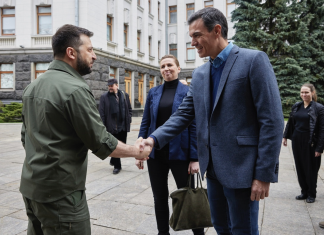 La diplomacia española no sabe cómo informar a Zelenski de que las toallas son propiedad del hotel