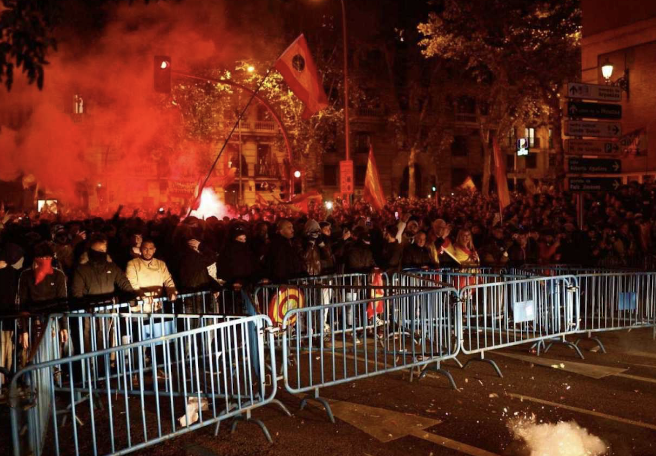 Cientos de miles de españoles salen a la calle a manifestarse contra el ...