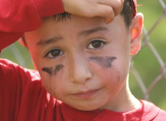 Los niños que reciben una media de seis balonazos diarios en la cara durante los recreos son menos proclives a aficionarse al fútbol, según un estudio