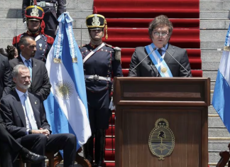 Milei advierte a los argentinos de que «no hay plata» y además hay «un ultraderechista inestable» en la presidencia