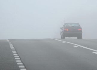Flixolé, falto de presupuesto, estrena “La sociedad de la niebla”