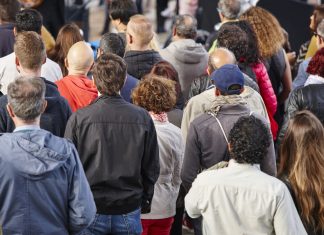 Los hombres, discriminados por un exceso de igualdad, según el CIS