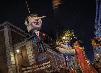 El juez del caso Begoña Gómez cita a declarar al muñeco de Pedro Sánchez