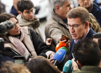 Feijóo se lía y admite que estaría dispuesto a exiliarse en Bélgica para facilitar un gobierno de Puigdemont