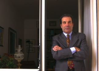 Descubre que fue un bebé robado porque pita por sistema cada vez que sale de El Corte Inglés