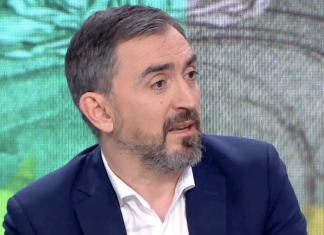 Ignacio Escolar recibe una notificación de la Comunidad de Madrid comunicándole su inminente ingreso en una residencia