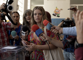 La presencia de políticos tomando apuntes en un pase de Políticamente Incorrectos obliga a la productora a recordar que es una parodia
