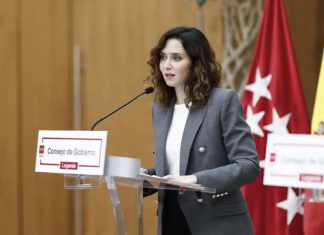 “Mientras quede un solo anciano vivo en la Comunidad de Madrid no pienso dimitir”, ha dicho Isabel Díaz Ayuso en rueda de prensa
