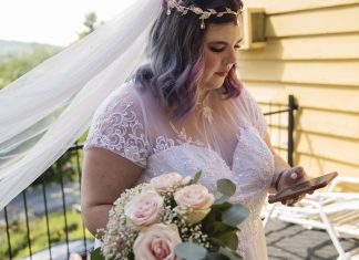 Una novia organiza una boda muy pequeña y familiar a la que no invita ni a su novio