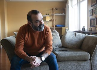 ¿En qué consiste el ‘pañaling’? La nueva moda entre los jóvenes para no tener baño en casa