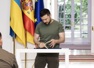 Zelenski pregunta quién es esa tal Begoña que se lleva una comisión del 15% del armamento que recibe de España
