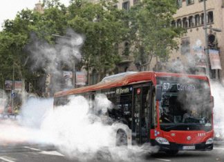 Barcelona se vuelca con la Fórmula 1 y los autobuses municipales circularán haciendo trompos y quemando rueda por la ciudad