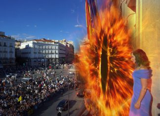Ayuso otorga al Ojo de Sauron la Medalla de la Comunidad de Madrid