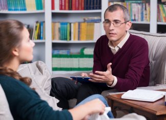 Un terapeuta ha llegado a la conclusión, razonada y profesional, de que si su paciente no asesina a su jefe no se recuperará jamás