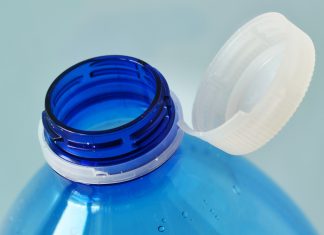 No haber eliminado el cambio de hora y el nuevo tapón de las botellas de plástico han terminado de aupar a la ultraderecha, según los politólogos
