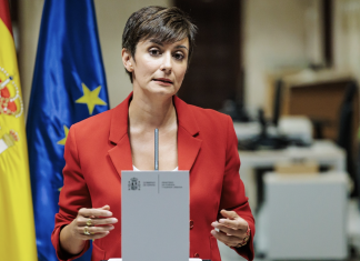 La ministra de Vivienda aconseja comprar “porque alquilar es tirar el dinero”