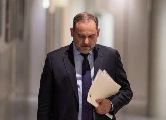 En una carta a la ciudadanía, Ábalos asegura que ha parado y reflexionado durante cinco días y pide volver al Gobierno como hizo el presidente