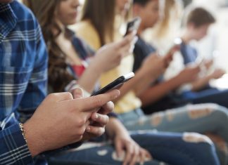 «Por favor, se necesitan muchos más tuits», alertan las entidades que organizan la ayuda en Paiporta