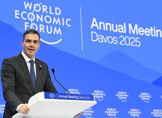 Sánchez propone mejorar el ambiente en redes sociales acabando con el anonimato en la red y obligando a los usuarios a usar el DNI electrónico para conectarse y que por tanto renuncien a conectarse