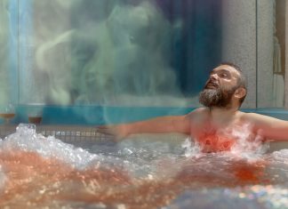 Lanzan una dieta radicalmente “detox” que consiste en introducirse en una bañera llena de ácido y disolverse por completo