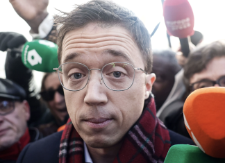Errejón aprovecha su intervención ante la prensa a las puertas del juzgado para anunciar la creación de un nuevo partido de izquierdas