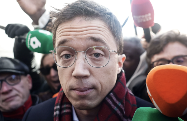 Errejón aprovecha su intervención ante la prensa a las puertas del juzgado para anunciar la creación de un nuevo partido de izquierdas