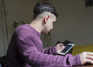Un joven que ha sido incapaz de irse de casa de sus padres dice ahora que se va de X
