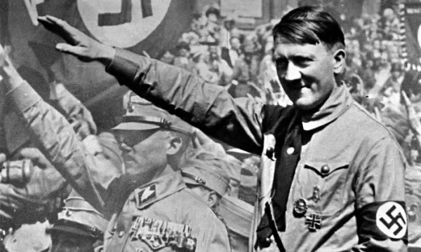 Los historiadores revisionistas creen que están a solo unas semanas de poder negar que Hitler hiciera el saludo nazi