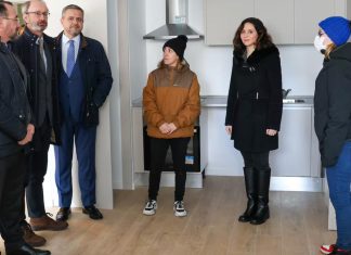 Ir con la presidenta de la Comunidad de Madrid a ver el piso y otros trucos para conseguir un buen alquiler
