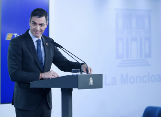 El Gobierno aprueba un proyecto de ley para matar a Ayuso