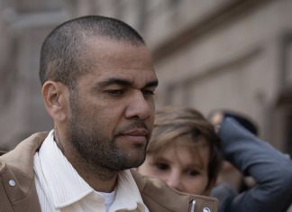 Dani Alves es absuelto y se dirige en estos momentos a la sede de la editorial Anagrama