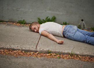 Bruselas pide a los europeos que aprendan a hacerse el muerto