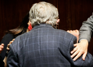 Docenas de políticos que no tienen ninguna intención de imitar sus formas se deshacen en elogios a José Mujica