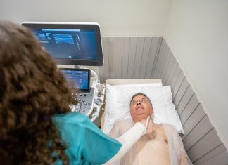 Acusa de “body shaming” a su médica por decirle que tiene mal el corazón