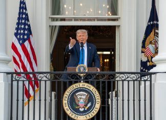 Trump pide a los alborotadores de California que si quieren protestar lo hagan democráticamente asaltando el Capitolio