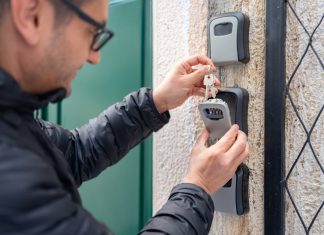 Siete pistas que indican que tu pareja ha convertido tu vivienda en un piso turístico