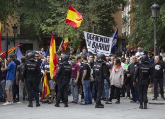 Amnistía Internacional ofrece cursillos de derechos humanos a los ultras “para que se adapten a nuestras costumbres”