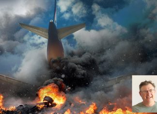 Idiota aplaude después de que el avión se estrelle