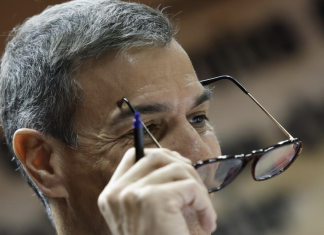 Pedro Sánchez admite que, de haber comprado antes las gafas de Dior, habría podido ver la corrupción en el PSOE