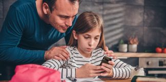 Logran salvar a su hija de convertirse en una influencer contratándole una tarifa de cero gigas