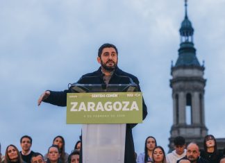 Vox pregunta con miedo si obtener el doble de representación en un parlamento implica trabajar el doble