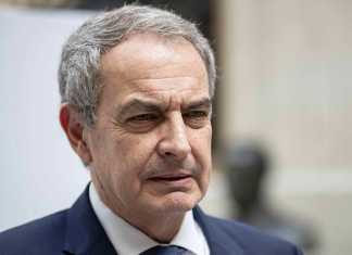 Zapatero da un paso al frente y reconoce la crisis económica de 2008