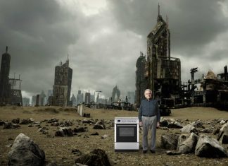 Un hombre acaba en el año 2340 tras liarse con el cambio de hora del reloj del horno