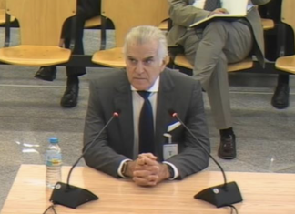 Luis Bárcenas confiesa que Mariano Rajoy intentó espiarlo varias veces, pero andaba tan rápido que lo adelantaba