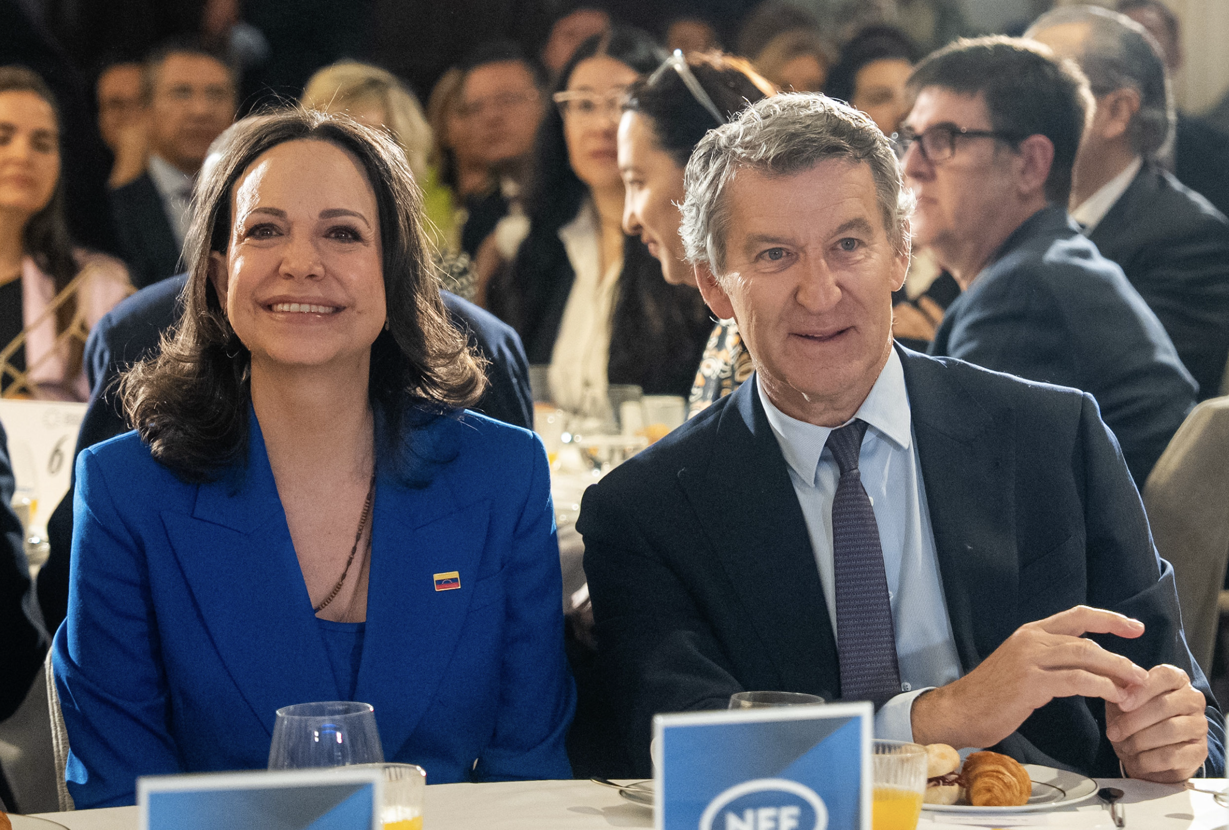 Corina Machado abandona España convencida de haberse reunido con su presidente, el señor Feijóo